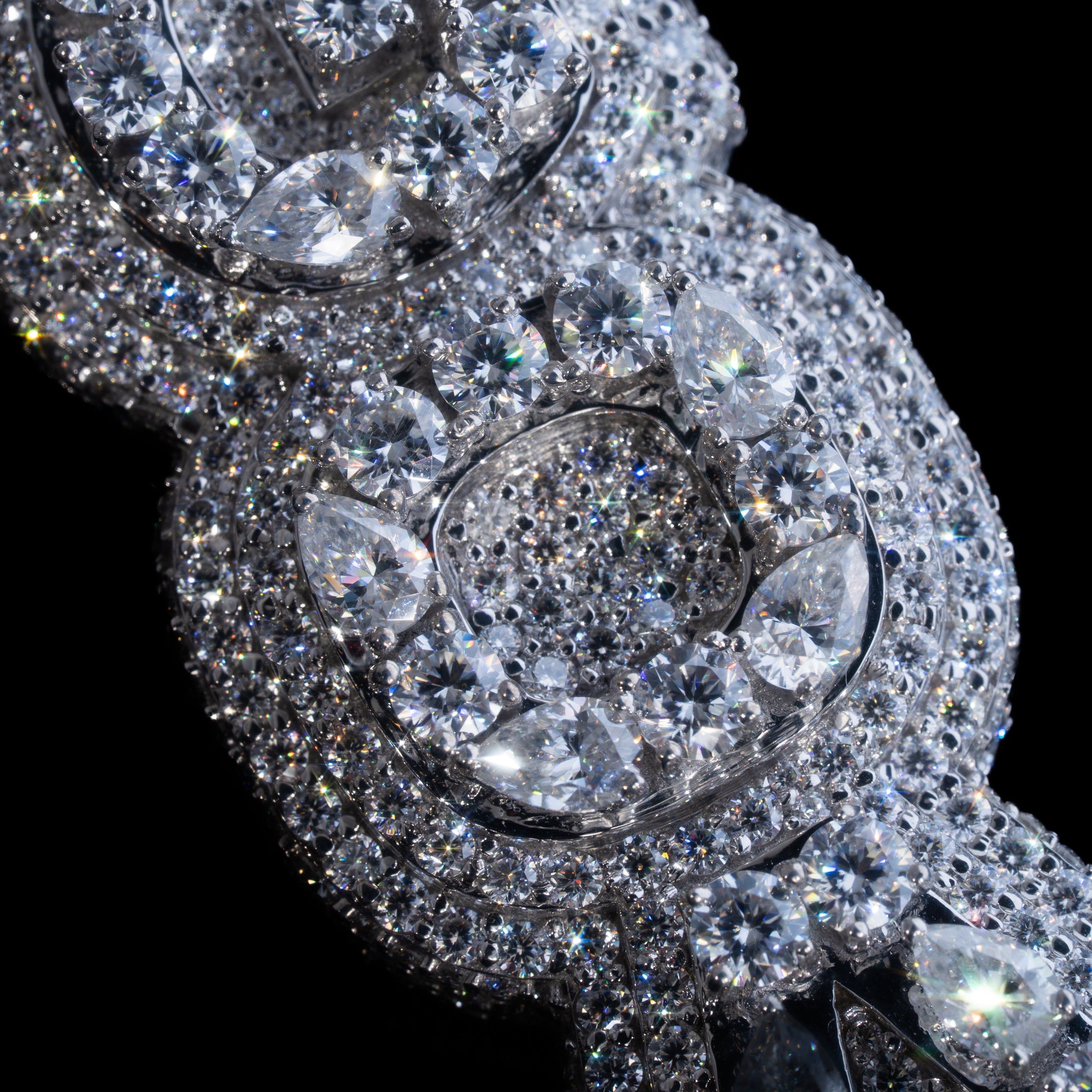 Large Vertical Pendant | Exotic Cut