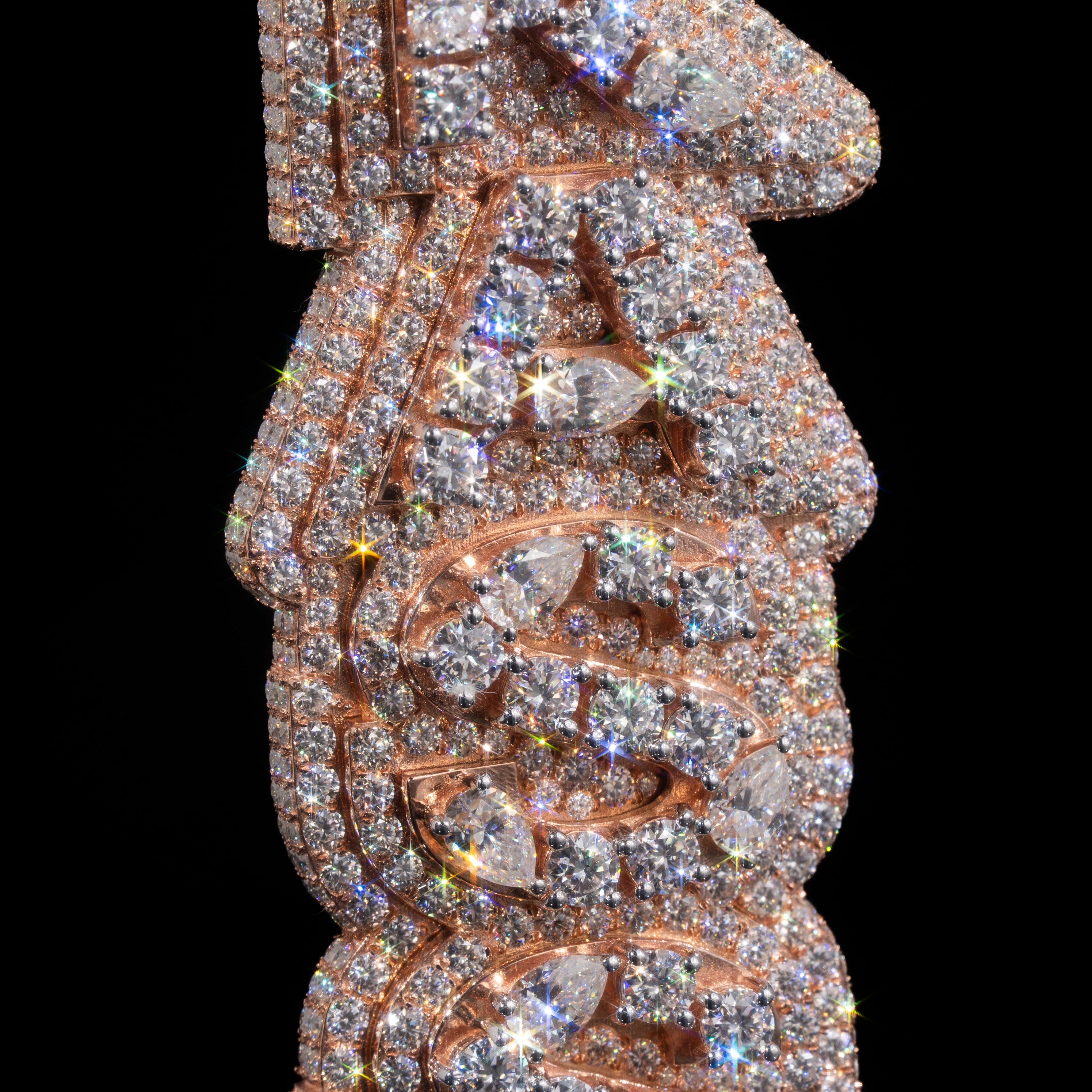 Large Vertical Pendant | Exotic Cut
