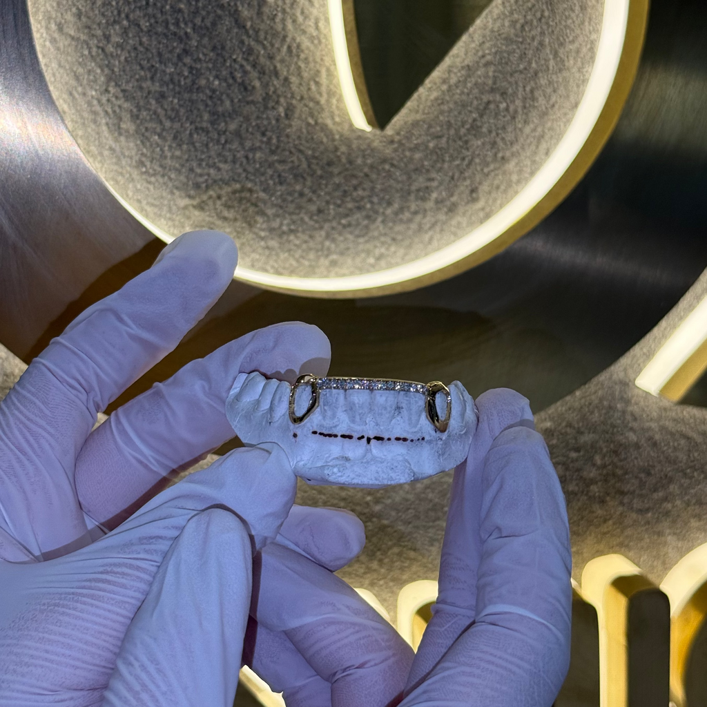 Bottom Window Canine- Canine  Bar | Iced Bar